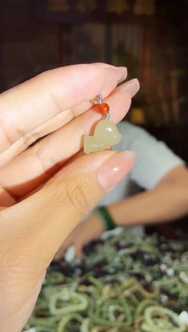 和田玉未镶嵌颈饰拍一发一