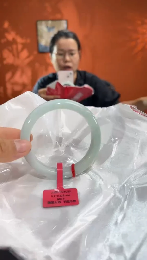 未镶嵌手镯翡翠翡翠手镯（微瑕）