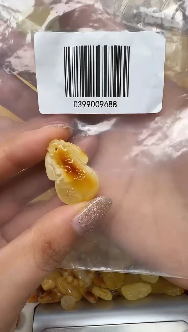 裸石琥珀未镶嵌如图