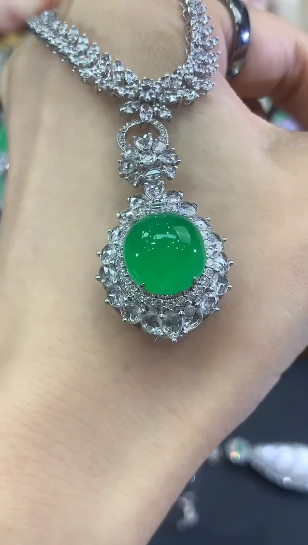 吊坠(不含链)18K金镶嵌翡翠C126