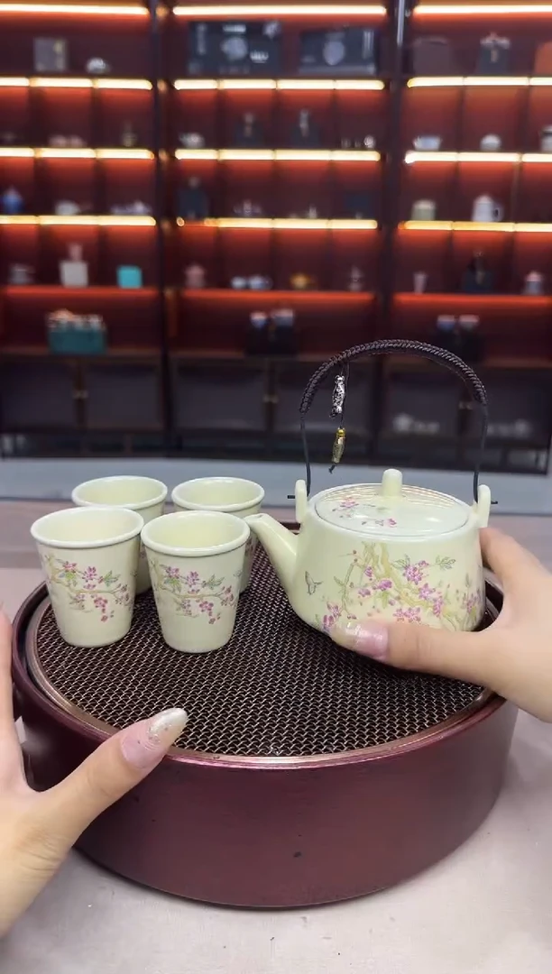 蝶恋花-提梁壶（一壶四杯）