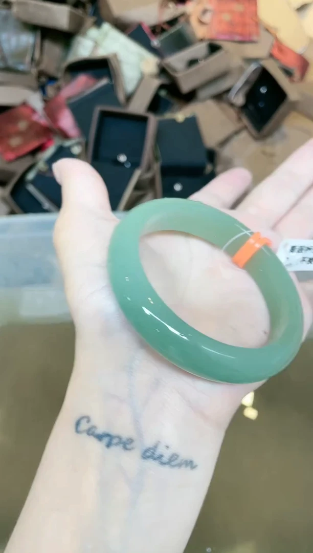 石英质玉手镯未镶嵌481-58