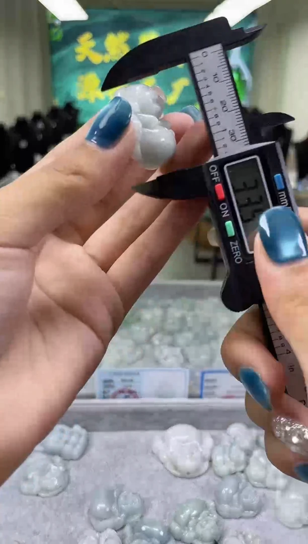 翡翠挂件未镶嵌a109