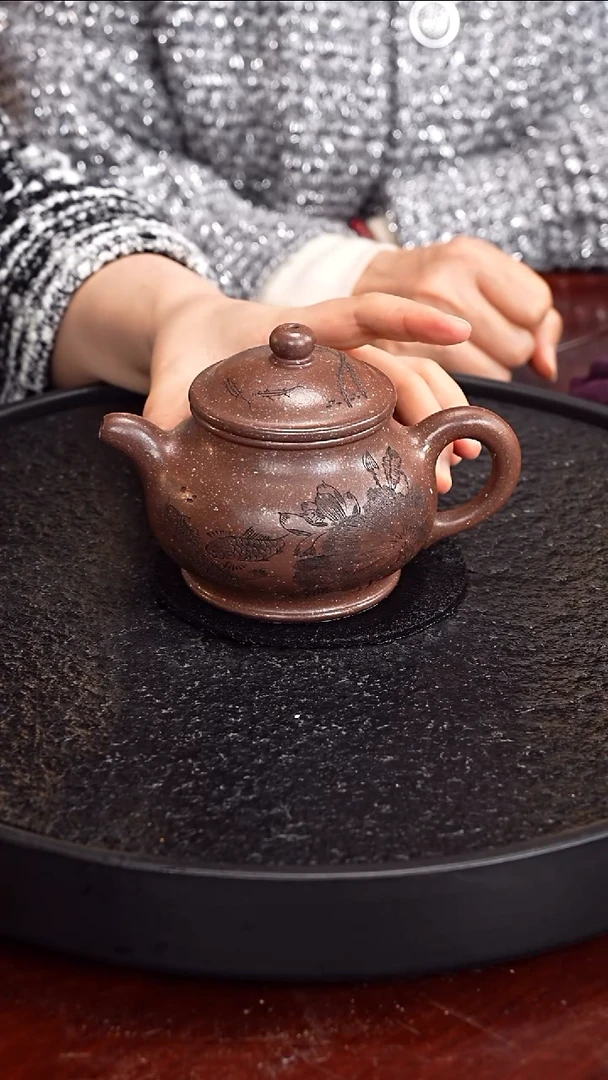 茶壶紫砂张杏娟  潘壶148  海星紫泥  350毫升 少云
