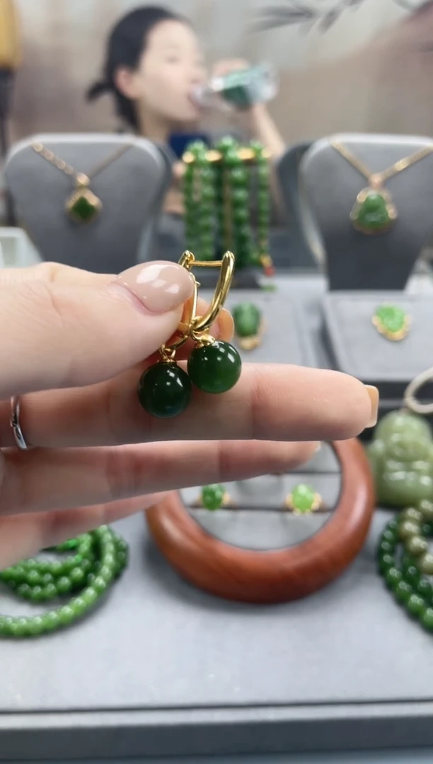 银S925镀金镶嵌和田玉耳饰 银S925镀金镶嵌 和田玉 耳饰