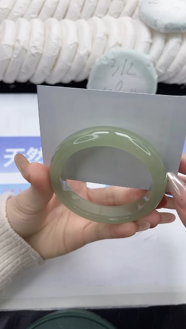 未镶嵌手镯石英质玉117-55.6