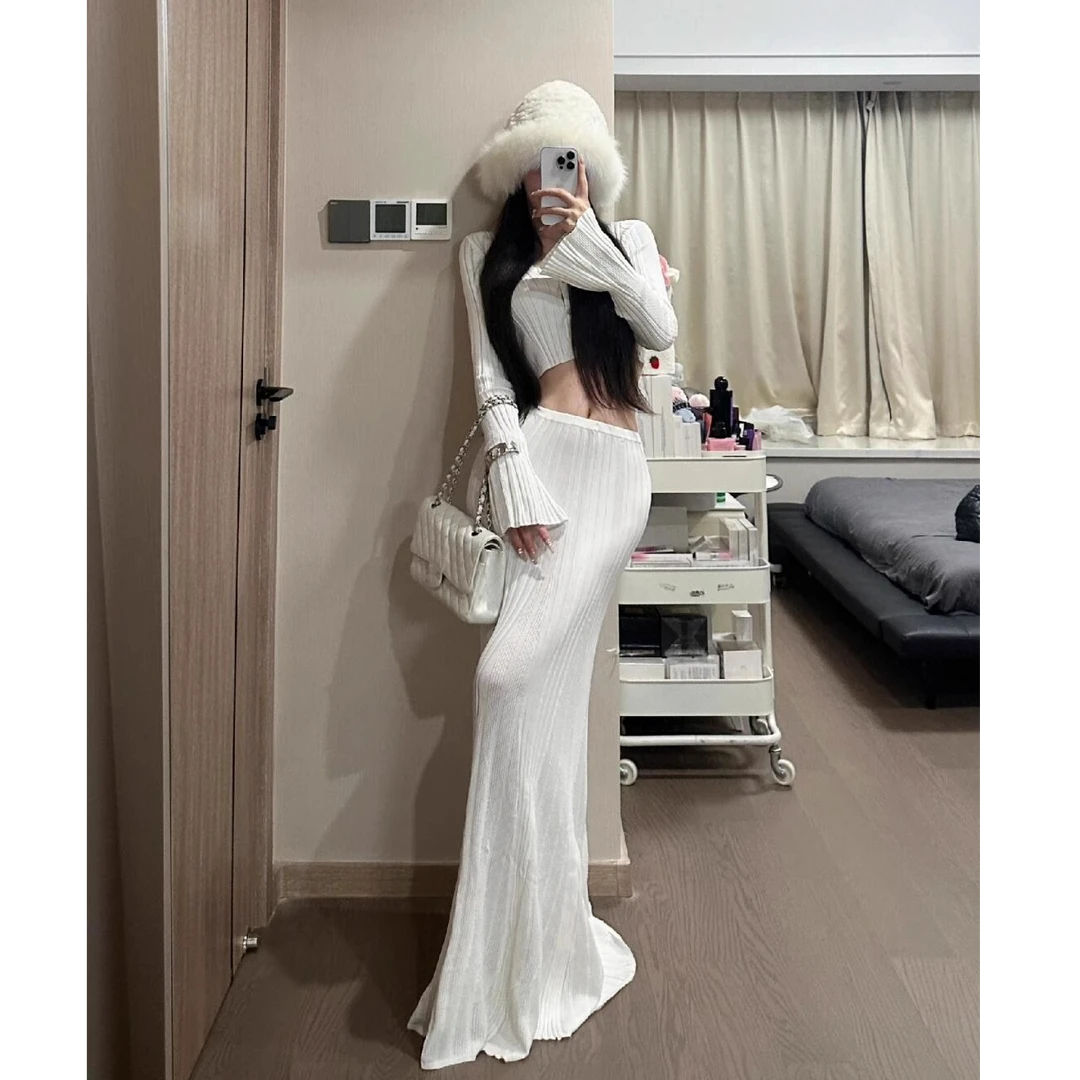 2025早春新款温柔风气质高级感修身短款针织半身裙白两件套套装女