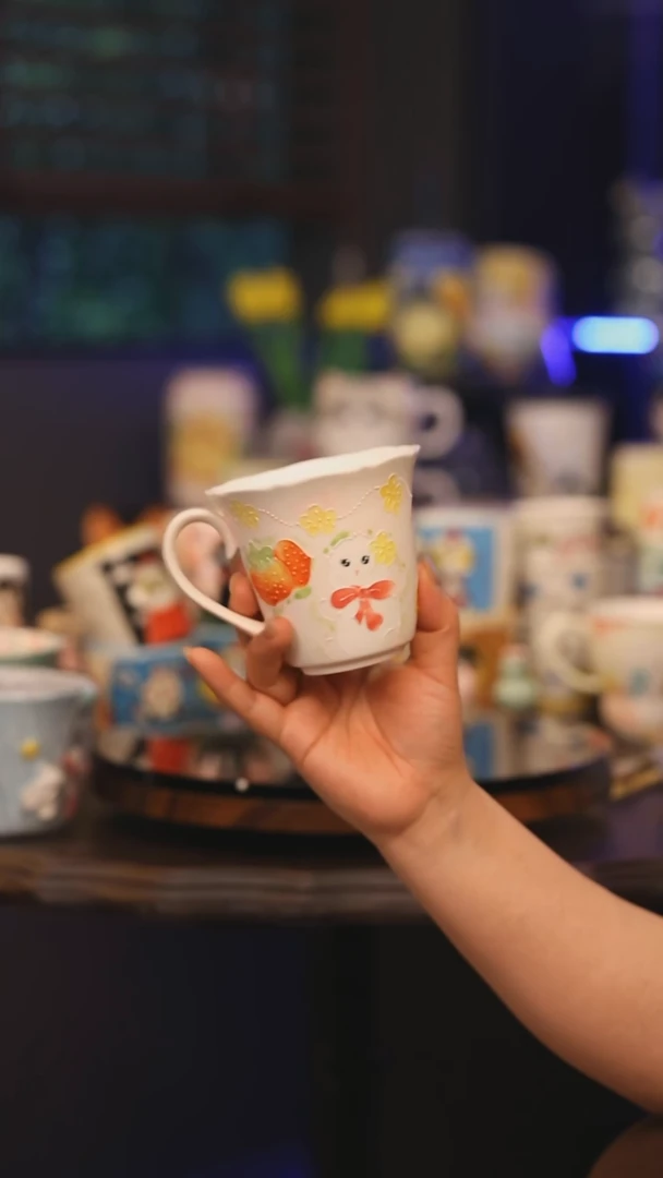 【闪购商品】摆件景德镇釉下彩绘设计师款式陶瓷