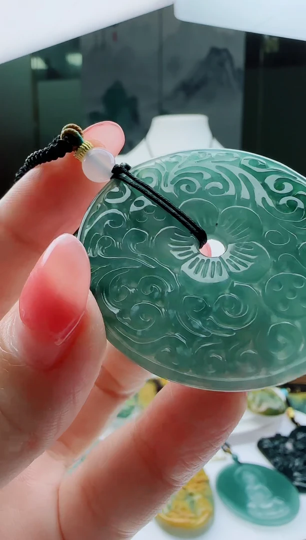 【闪购商品】翡翠颈饰未镶嵌多样性随机一件发货