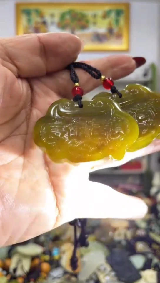 未镶嵌岫玉吊坠多样性发货发其中一件