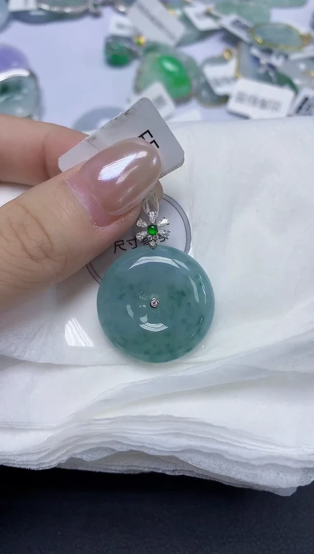 颈饰18K金镶嵌翡翠天然缅甸翡翠A货百元以上9元证书费自理