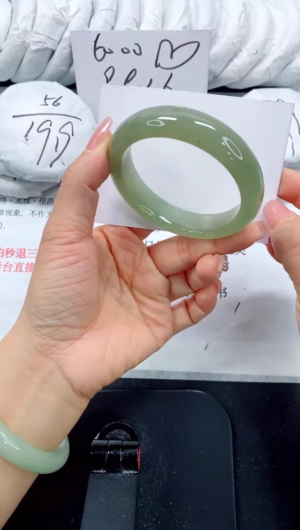 未镶嵌手镯石英质玉74-56