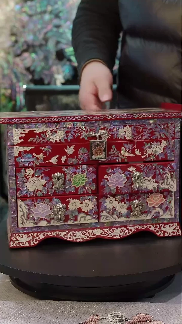 红底紫边·弘贝雅螺钿漆器文化馆