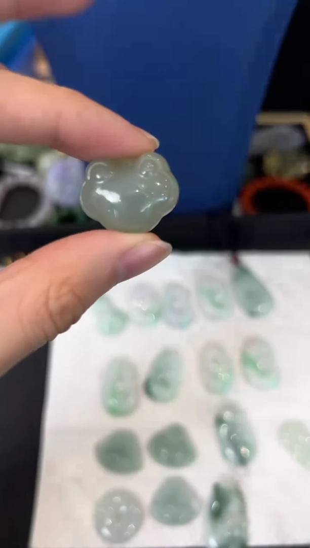 颈饰未镶嵌和田玉锁吊坠-593739