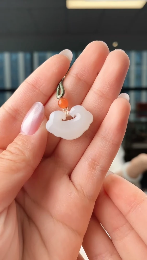 颈饰未镶嵌和田玉锁 xp