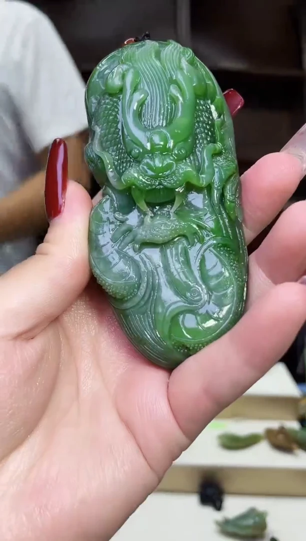 和田玉未镶嵌颈饰1