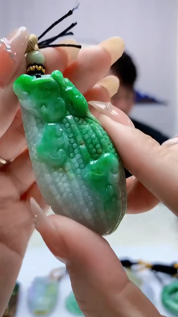 定制翡翠未镶嵌5060DD-毛货挂件28