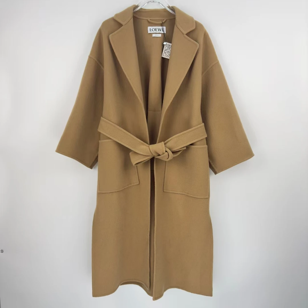 全新未使用 LOEWE/罗意威 积分-288/汤/P205219909/驼色大衣
