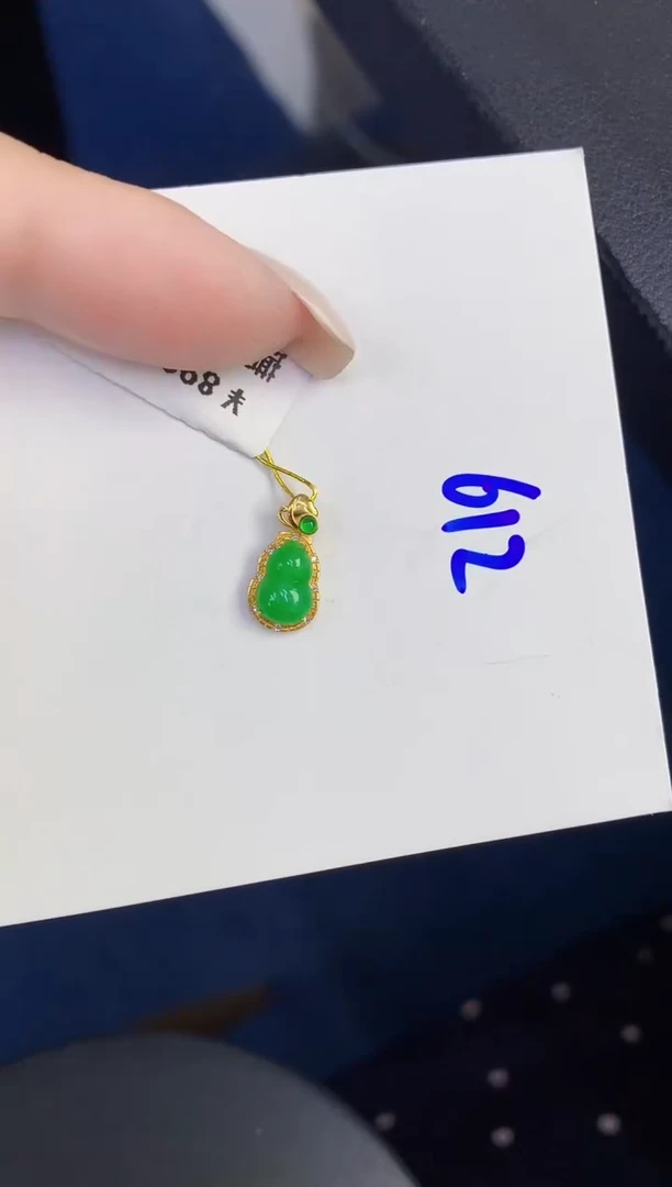 颈饰18K金镶嵌翡翠索****ʏ缅甸天然翡翠A货