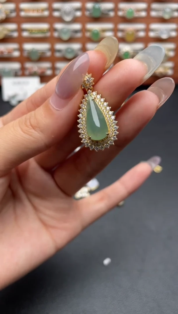 翡翠银S925镶嵌吊坠(赠链)一物一证一礼盒