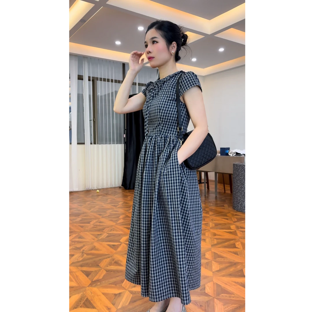 1660法式复古格纹连衣裙子女夏季新款小个子穿搭气质收腰显瘦长裙
