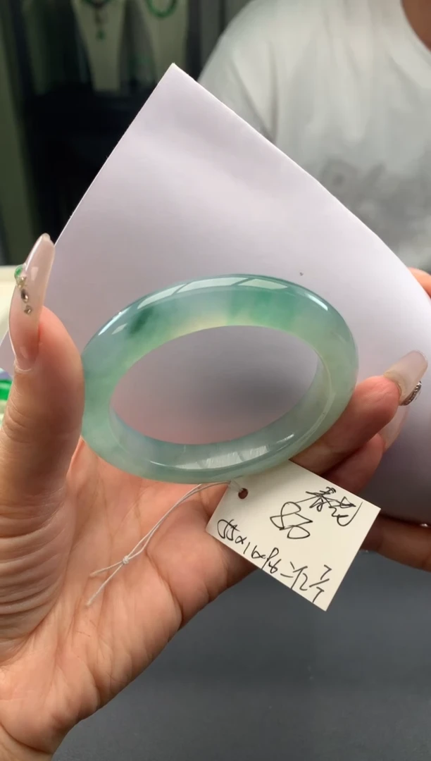 翡翠手镯未镶嵌春*翡翠手镯 下单联系小耳机#