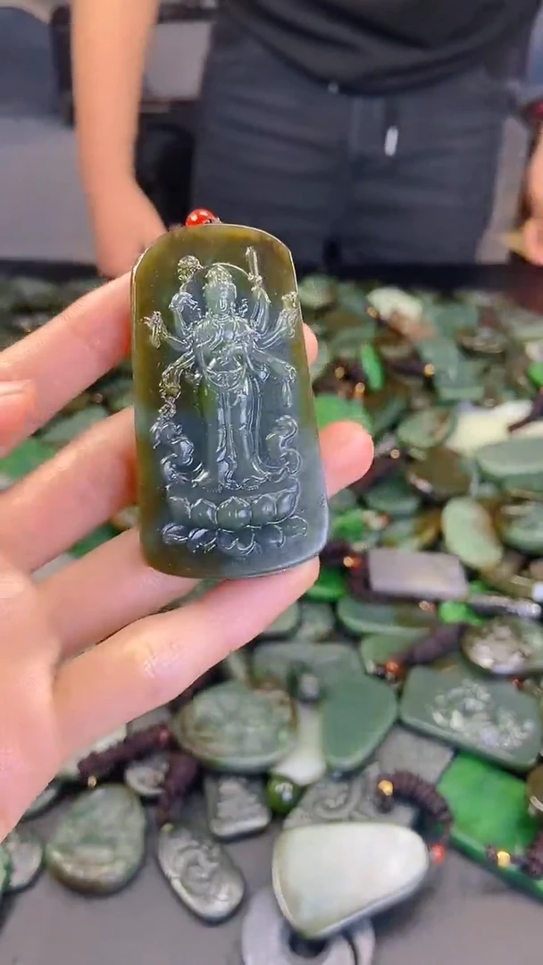 颈饰未镶嵌和田玉1
