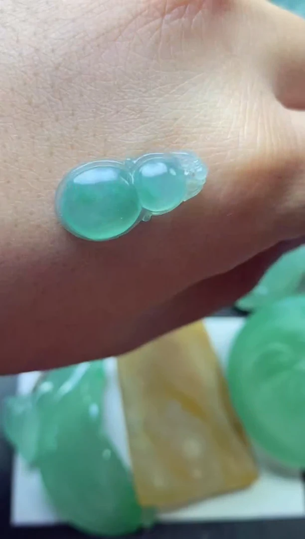 未镶嵌定制翡翠t**e take