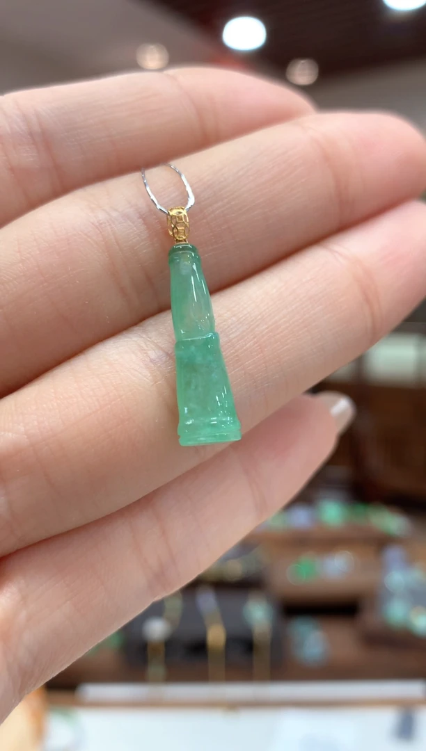 【闪购商品】翡翠吊坠(不含链)18K金镶嵌竹节