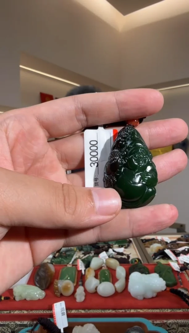 和田玉未镶嵌颈饰1