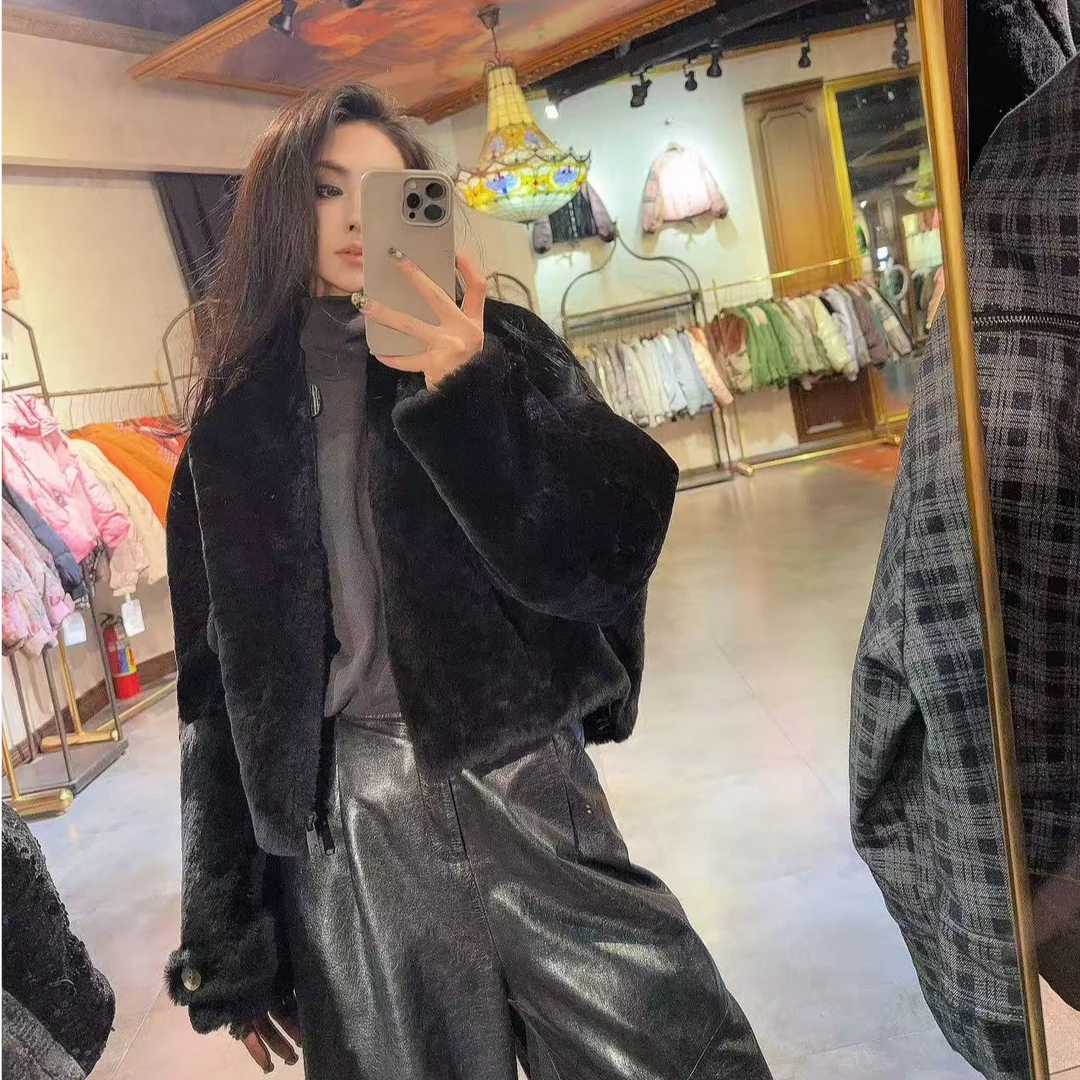 【CY】 85698  冬季松弛感轻奢皮毛一体外套