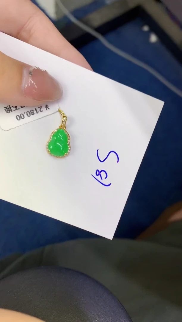 颈饰未镶嵌翡翠缅甸天然翡翠A货