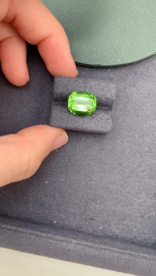 裸石未镶嵌橄榄石8.4ct 橄榄石 DB