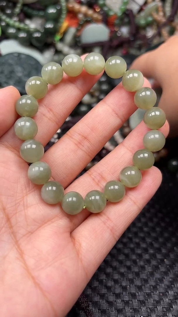 和田玉未镶嵌颈饰1