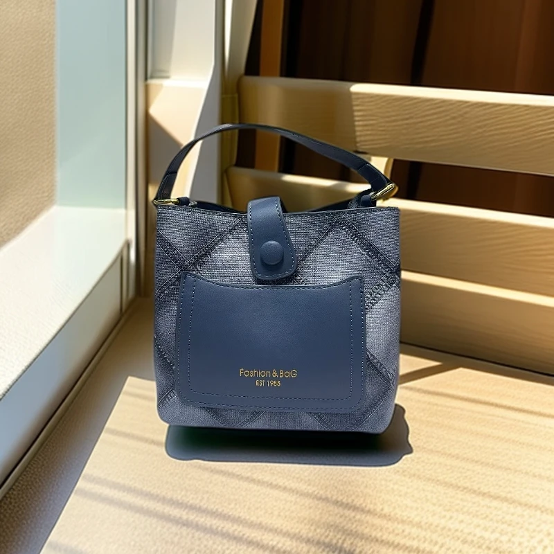 （涛涛的礼物）包盖菱格链条包斜挎包多功能白色8053