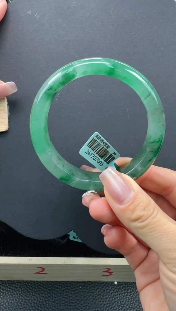 【闪购商品】石英质玉手镯未镶嵌口径59