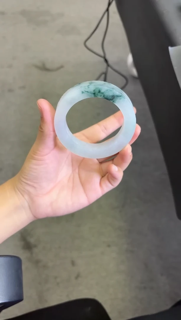 未镶嵌手镯定制翡翠上***?手镯