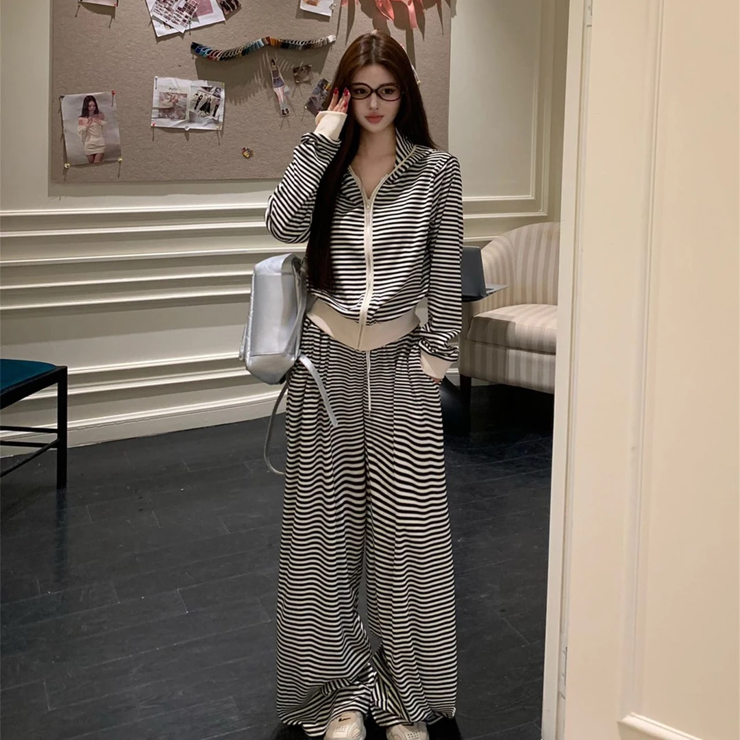 慵懒风时尚套装女秋冬2025新款长袖宽松条纹连帽外套阔腿裤两件套
