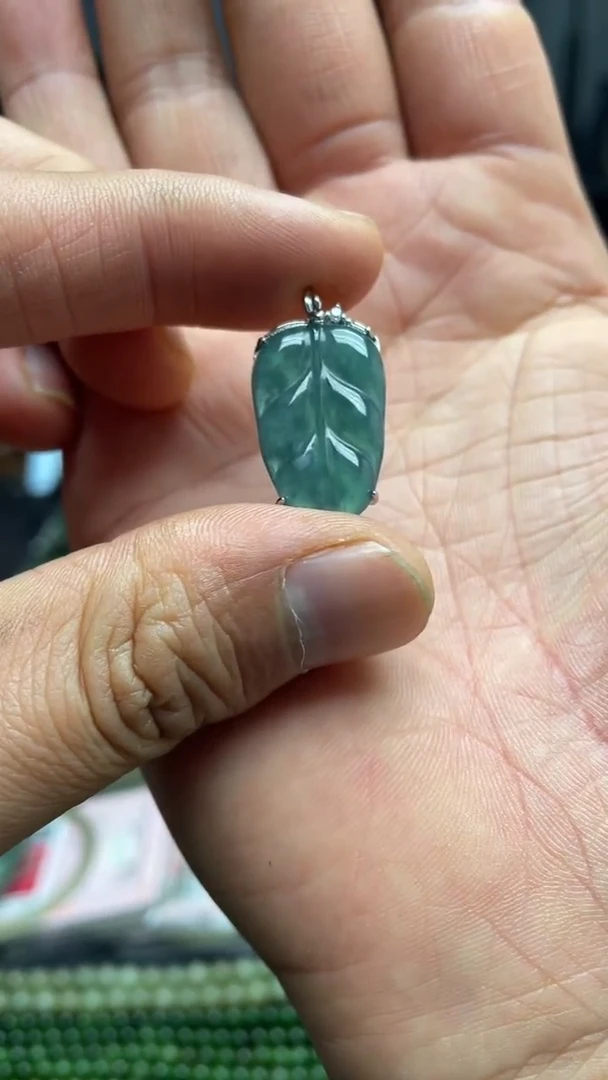 颈饰未镶嵌翡翠蓝水飘花金枝玉叶翡翠