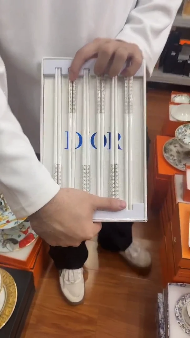 杯鸿辉家品牌瓷器，京东包邮！