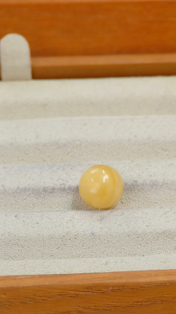 【闪购商品】蜜蜡裸石未镶嵌俄料微瑕10.9MM