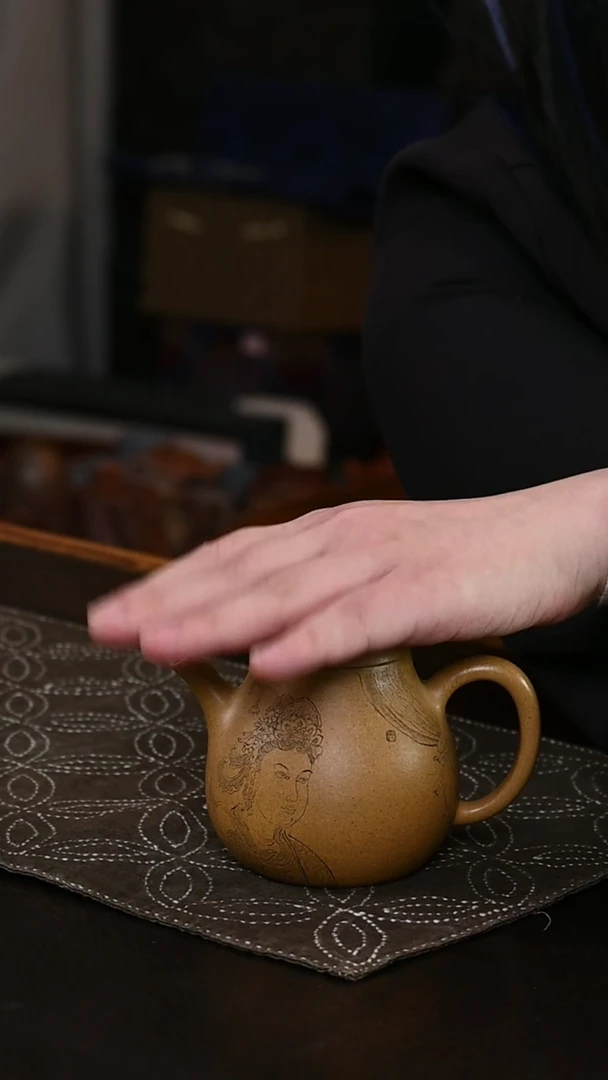 【闪购商品】紫砂茶壶名家刻绘茄段壶