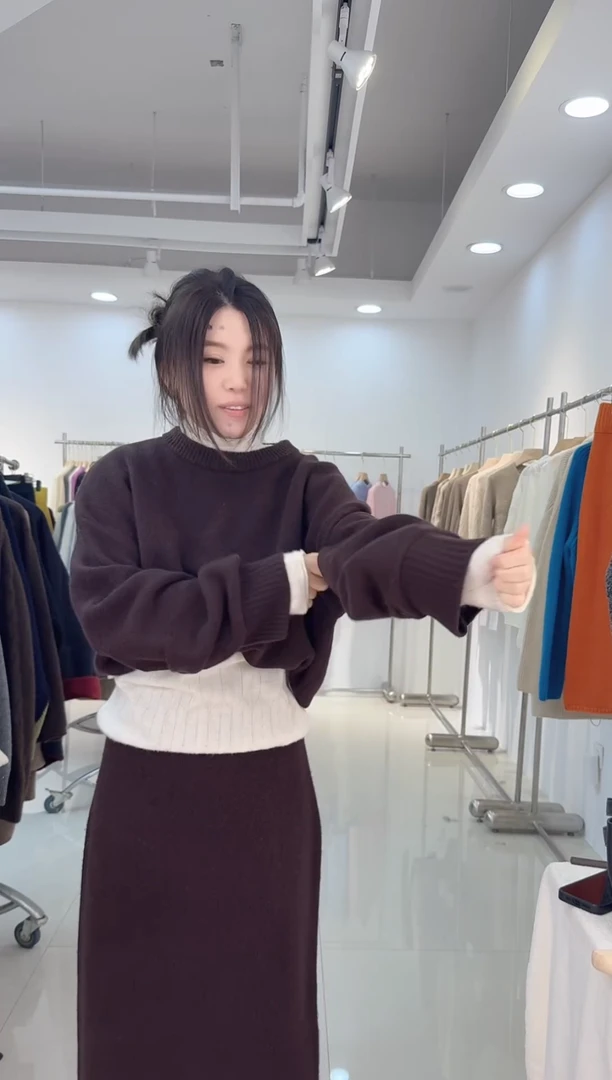 168弯刀袖咖色，到手129