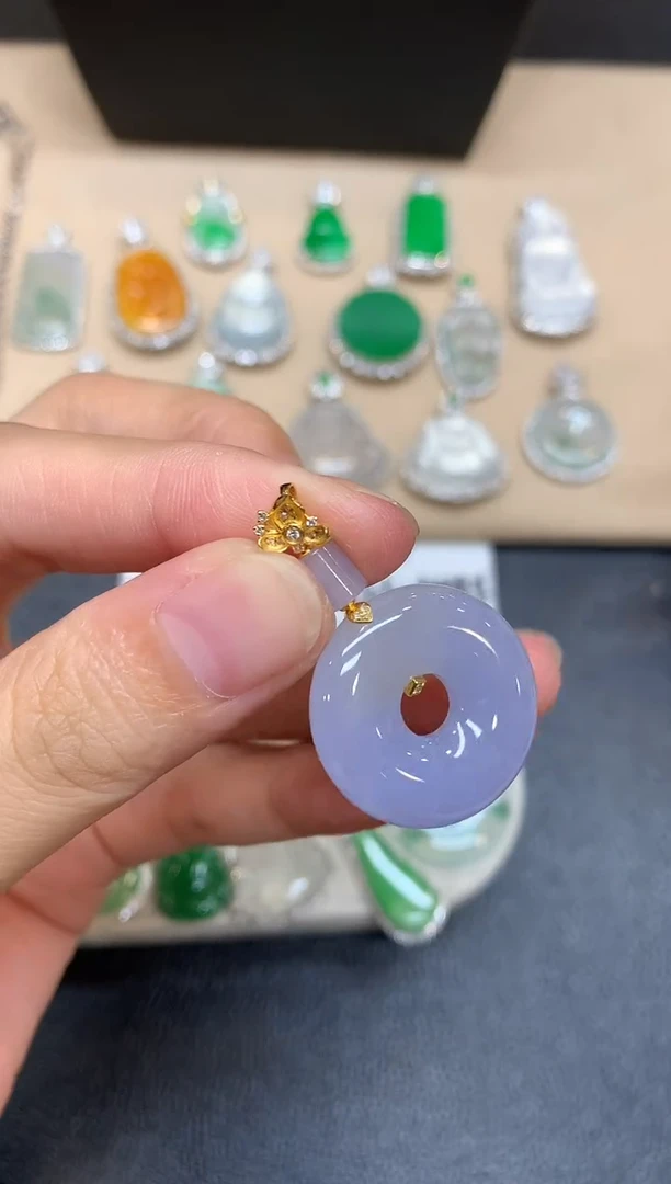 颈饰18K金镶嵌翡翠甜甜圈【无服务费