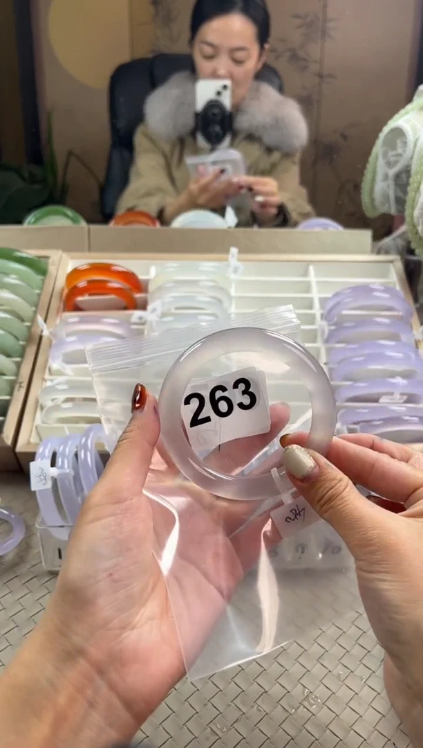 手镯玛瑙/玉髓未镶嵌披**肠263