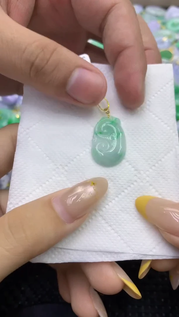 颈饰未镶嵌翡翠天然缅甸翡翠A货