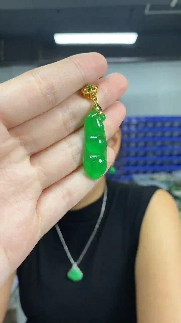 颈饰未镶嵌翡翠多样性发其一颜色微差