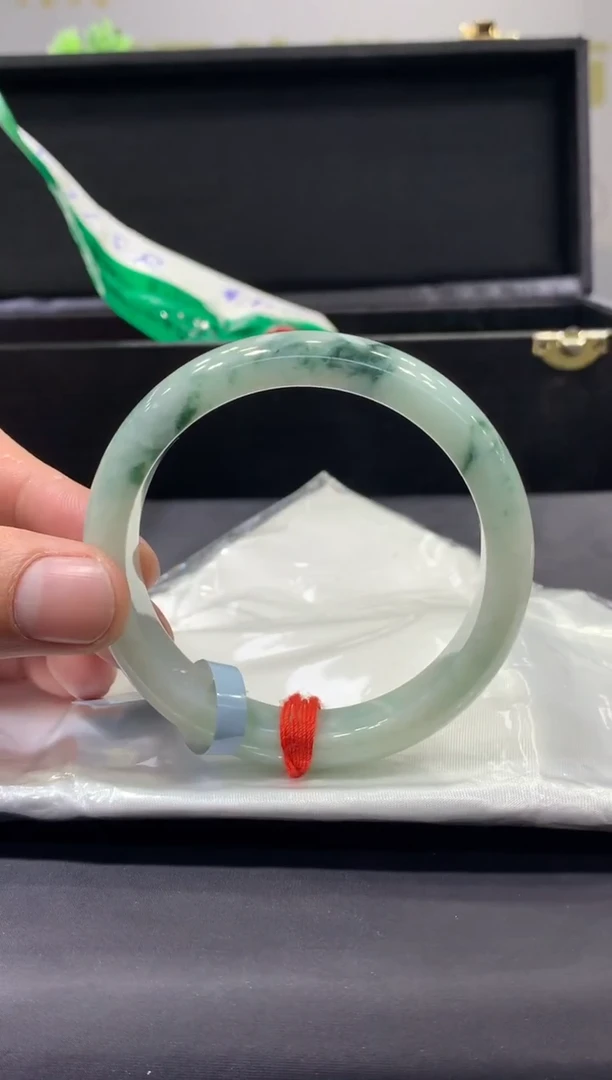 未镶嵌手镯翡翠翡翠手镯