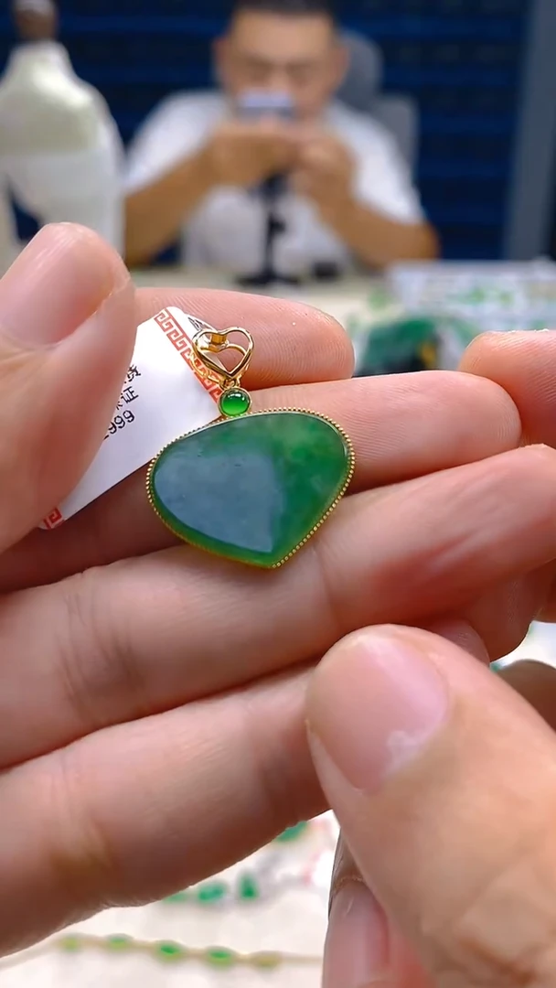 翡翠18K金镶嵌颈饰新号开播 全场乱卖