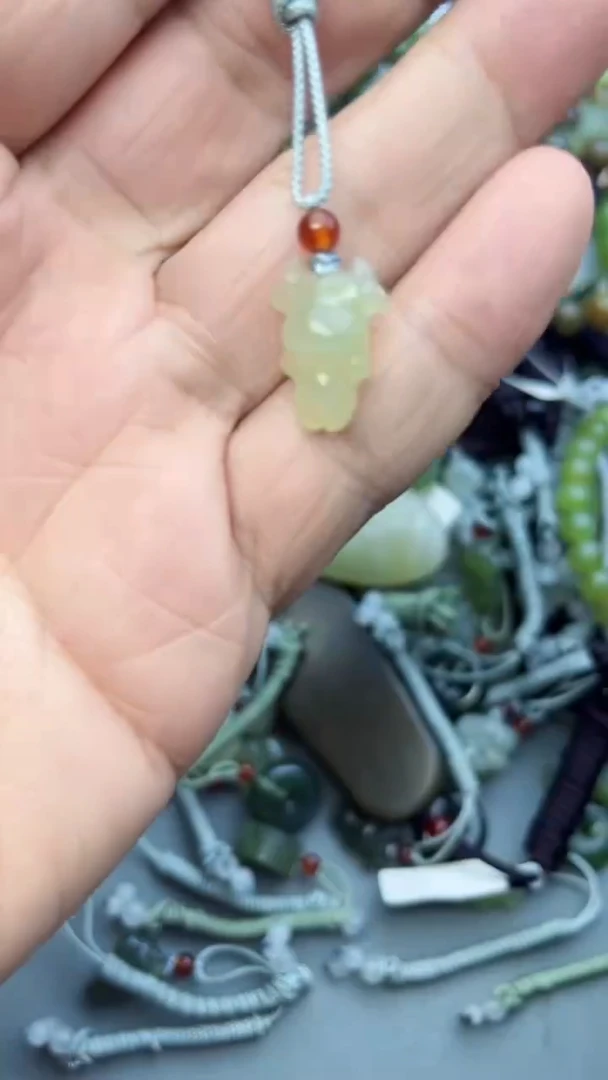颈饰未镶嵌和田玉多样性发货   拍一发一